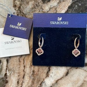 Swarovski Sparkling Dance drop earrings
Clover, Pink, Rose gold-tone plated